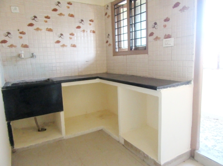1828400038-2) Li id 375 - kitchen.JPG
